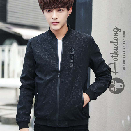 phối đồ với áo bomber đen